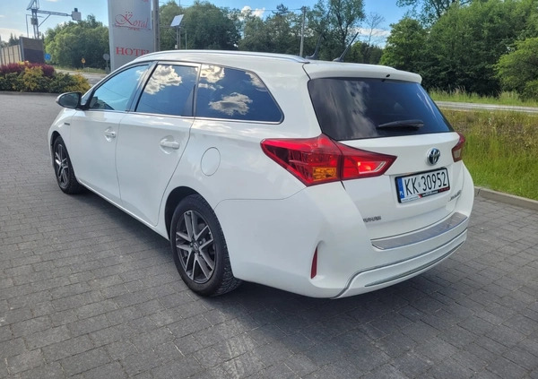 Toyota Auris cena 36900 przebieg: 371000, rok produkcji 2015 z Maków Podhalański małe 154